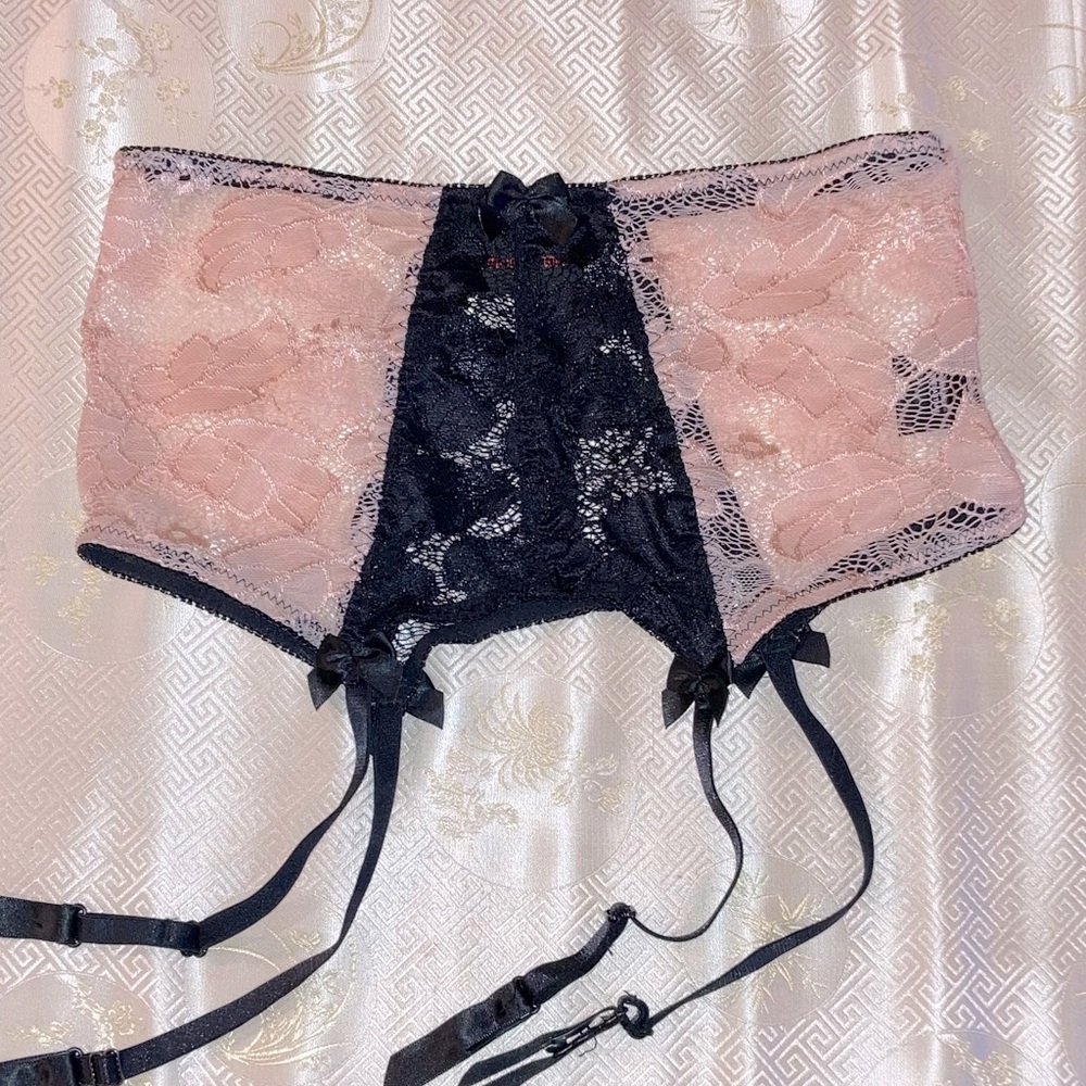 Gorgeous Bedroom Stories Garter Belt!
